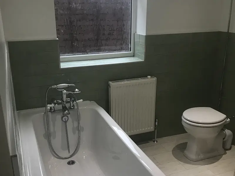 Bathroom suite and tiling fitted in a Southampton property